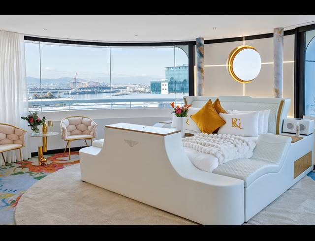6 BEDROOM PENTHOUSE FOR SALE IN CAPE TOWN CITY CENTRE